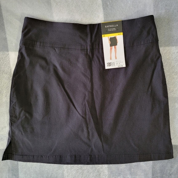 NWT Raffaella Black Skort Stretchy Neutral Casual Pull On Comfort Size Medium - Picture 2 of 8